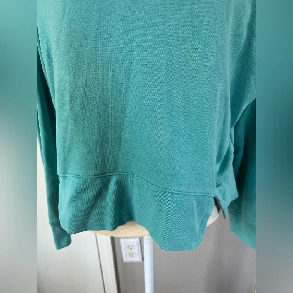 Nike Woman’s Teal Lightweight Pullover Athletic Hoodie Size Small